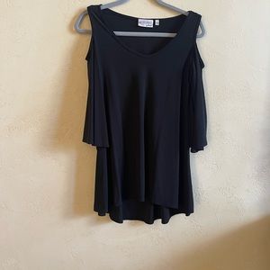 Black cold shoulder top belle sleeve